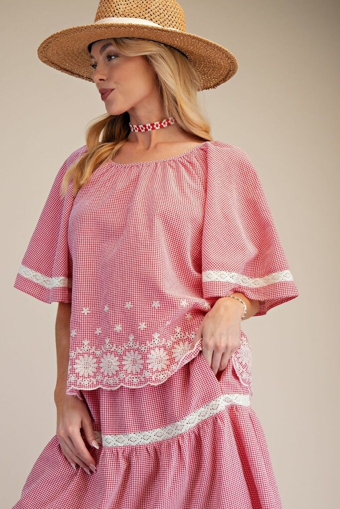 easel, Top,Floral Embro. Gingham