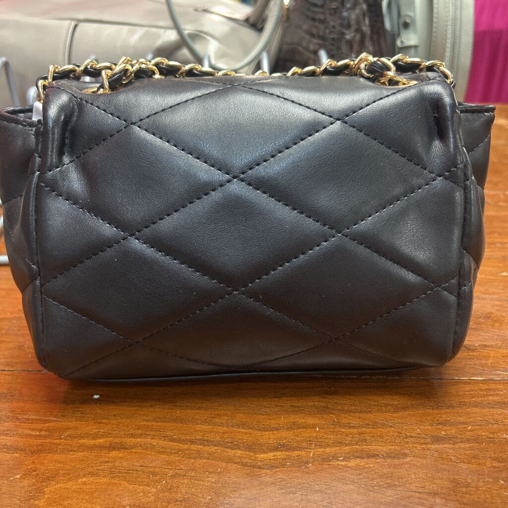 JEN & CO, Bags,Quilted Crossbody w/Chain Strap,Black
