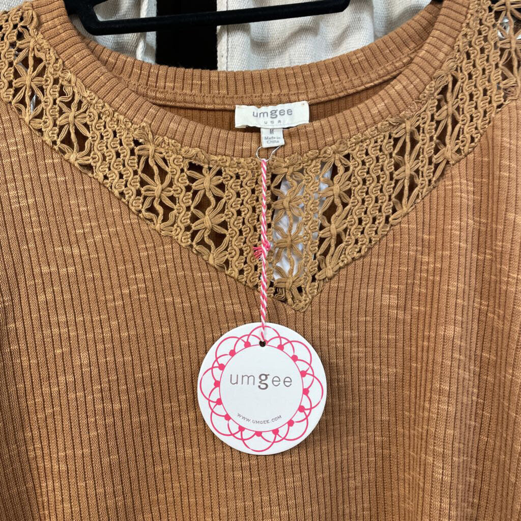 UMGEE, Top,Crewneck with Linen Back