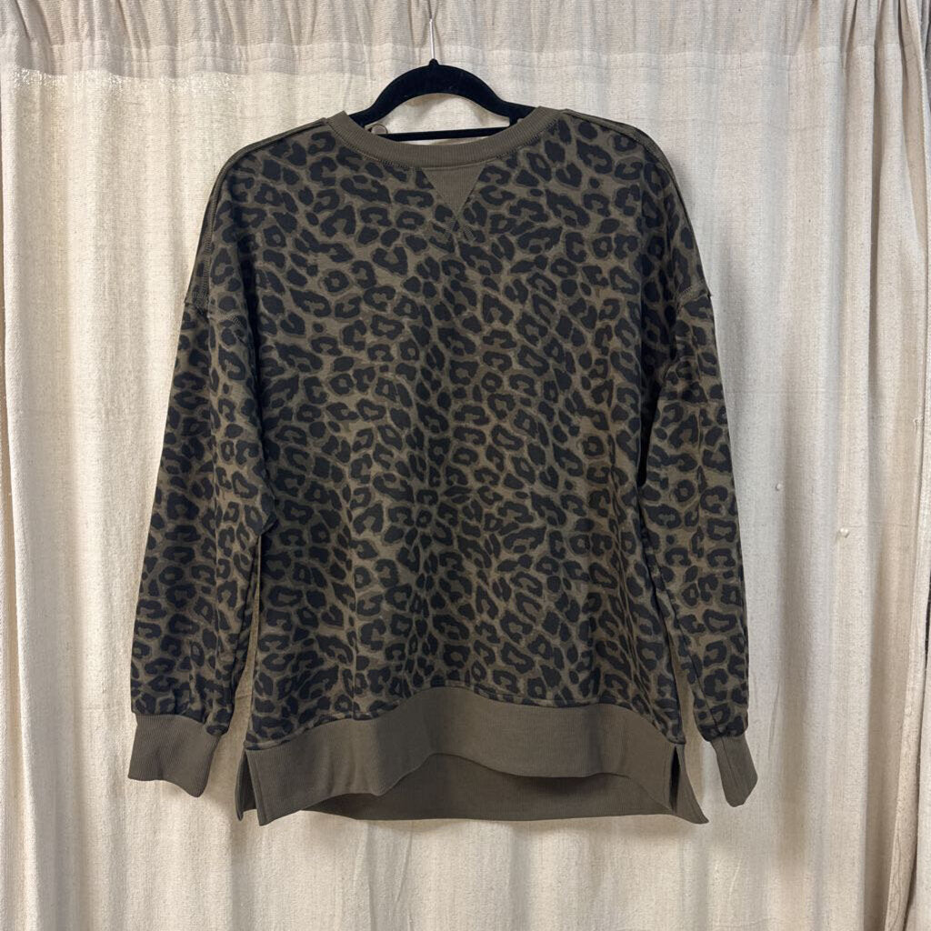 Very J, Top,Leopard Print Sweatshirt,Olive,L
