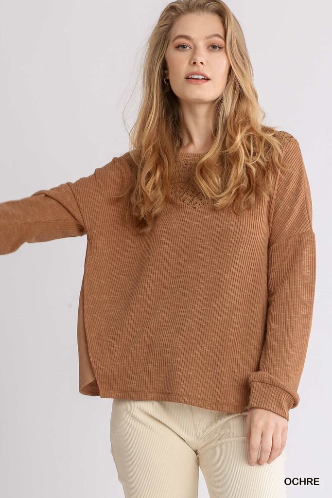 UMGEE, Top,Crewneck with Linen Back