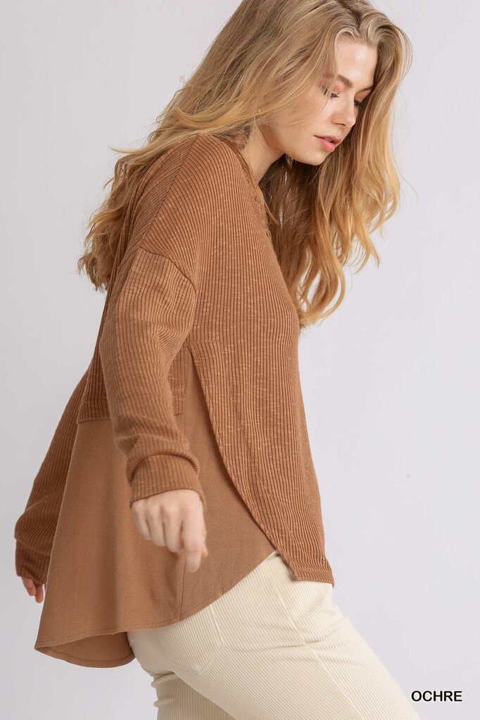 UMGEE, Top,Crewneck with Linen Back