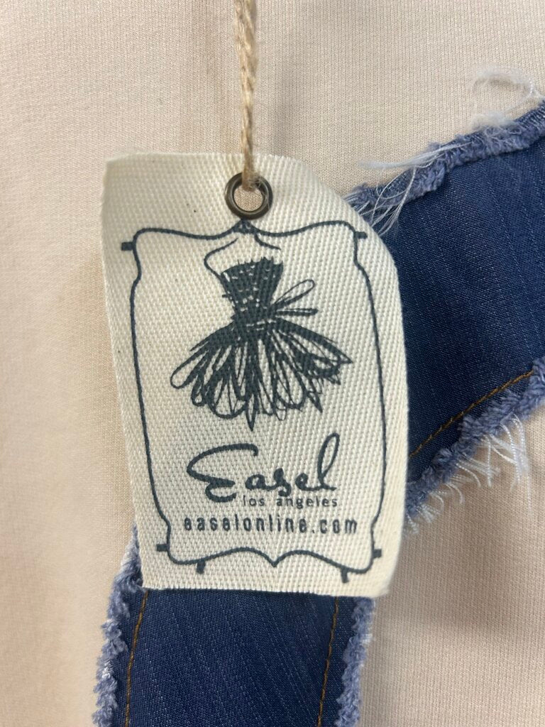 easel, Top,S/S Heart Patch