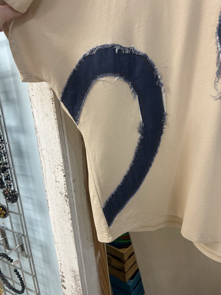 easel, Top,S/S Heart Patch